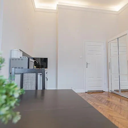 Royal Apartment *